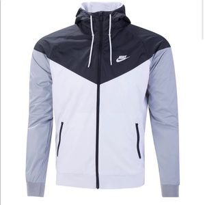 Men’s Nike wind breaker!